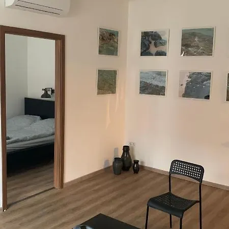 Fehervari, Budai Lakas, Kivalo Kozlekedes Apartment *