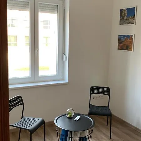 Fehervari, Budai Lakas, Kivalo Kozlekedes Apartment *