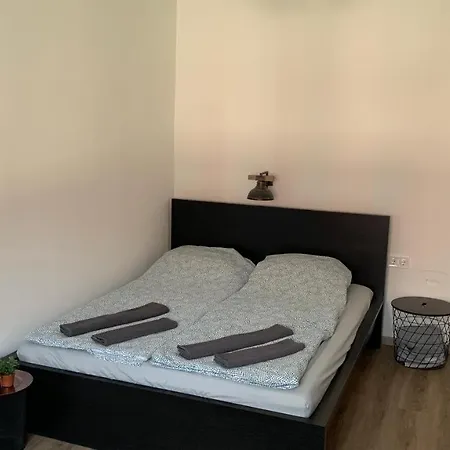 Apartment Fehervari, Budai Lakas, Kivalo Kozlekedes Budapest